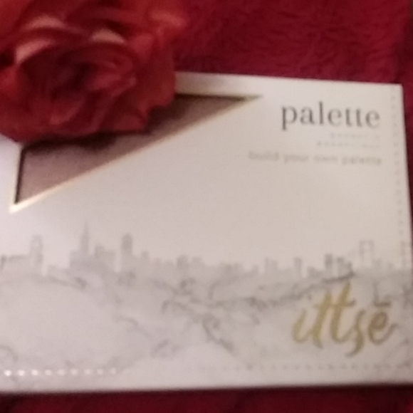 Ittse leatherbound palette - Picture 3 of 3